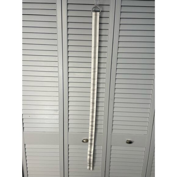 Izod white & gray fabric belt women's size 6 (42" x 1.5") - Picture 1 of 3